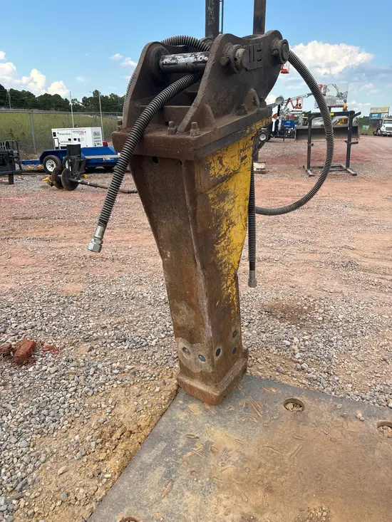 2011 Atlas Copco MB750 Attachment