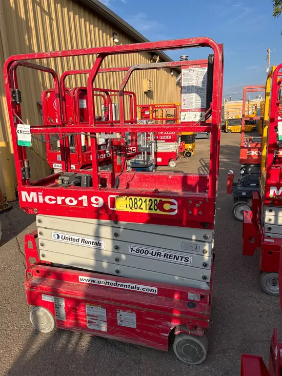 2018 MEC MICRO 19 Scissor Lift