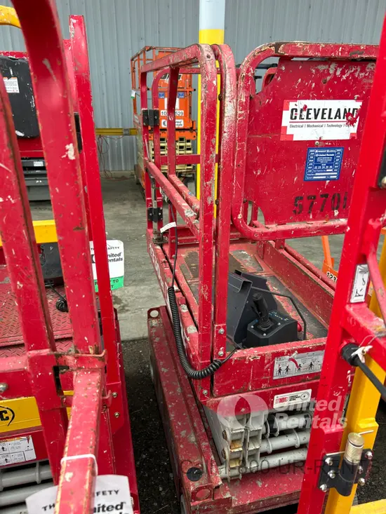 2018 MEC 1330SE Scissor Lift