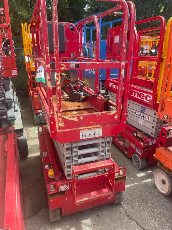 2018 MEC MICRO 19 Scissor Lift
