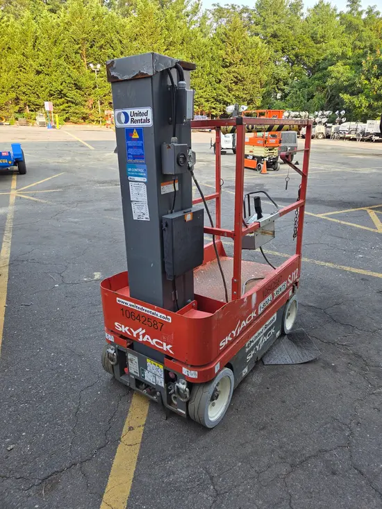2017 Skyjack SJ12 Self-Propelled One-Person Lift