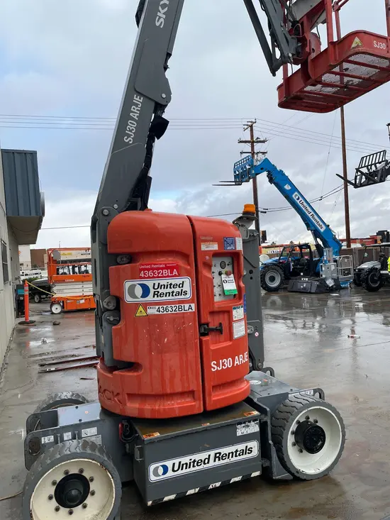 2017 Skyjack SJ30ARJE Articulating Boom Lift