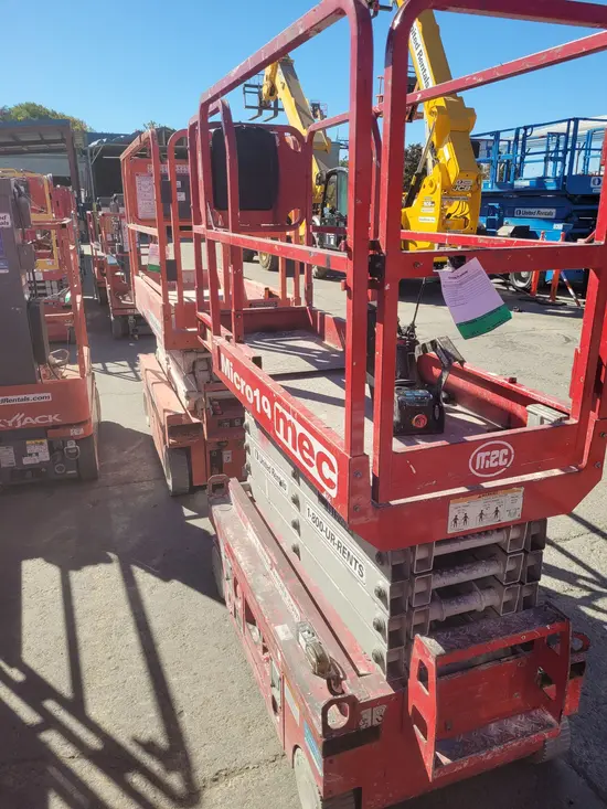 2018 MEC MICRO 19 Scissor Lift