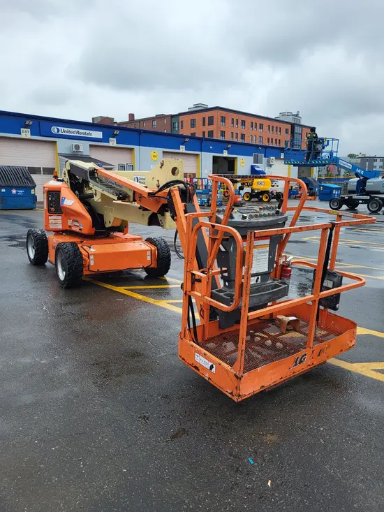 2016 JLG E450AJ Articulating Boom Lift