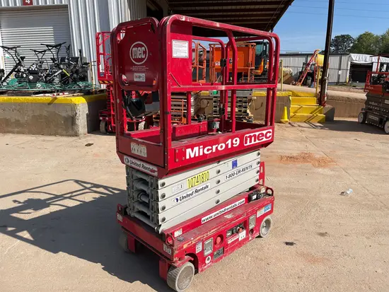 2018 MEC MICRO 19 Scissor Lift