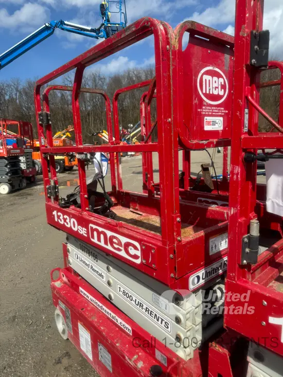 2017 MEC 1330SE Scissor Lift