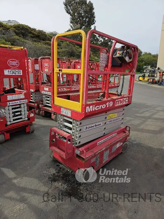 2018 MEC MICRO 19 Scissor Lift