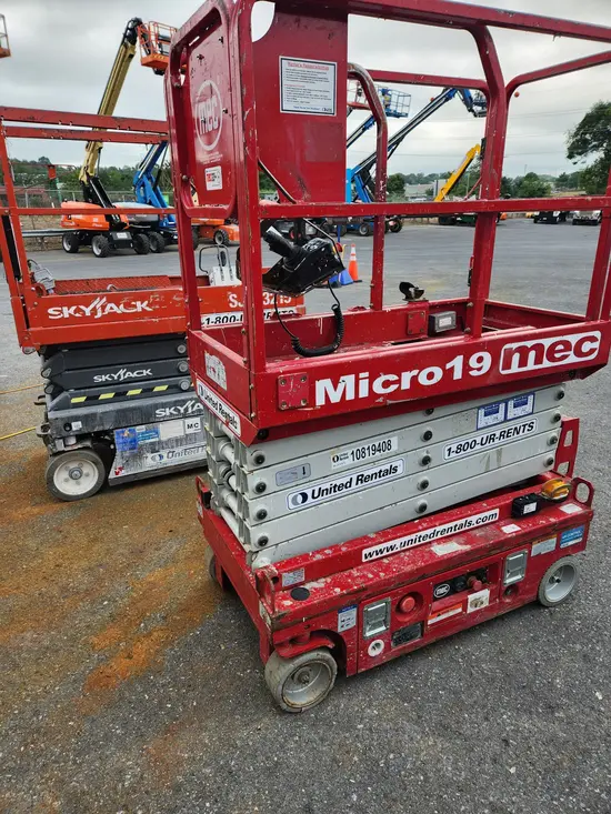 2018 MEC MICRO 19 Scissor Lift