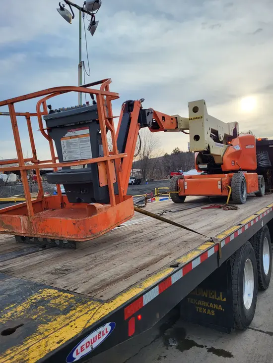 2014 JLG E400AJPN Articulating Boom Lift