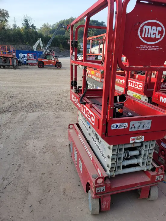 2017 MEC 1330SE Scissor Lift