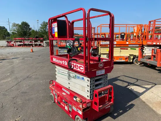 2018 MEC MICRO 19 Scissor Lift