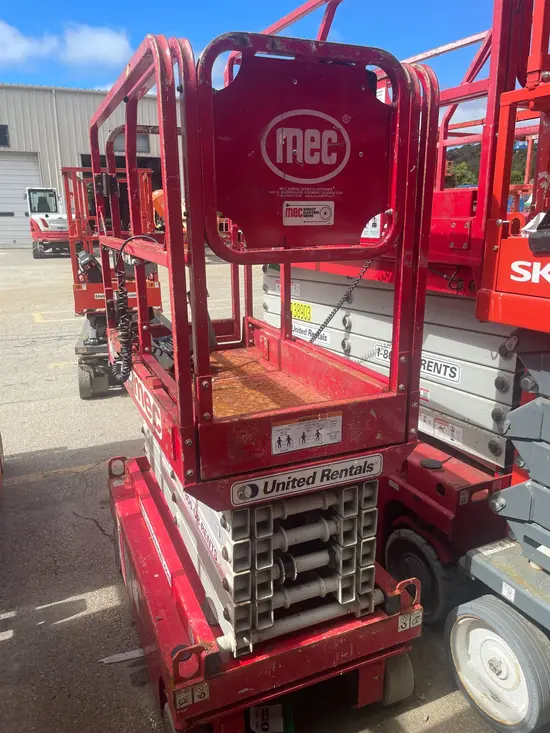 2018 MEC MICRO 19 Scissor Lift