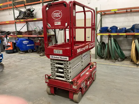 2018 MEC MICRO 19 Scissor Lift