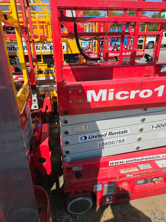2018 MEC MICRO 19 Scissor Lift