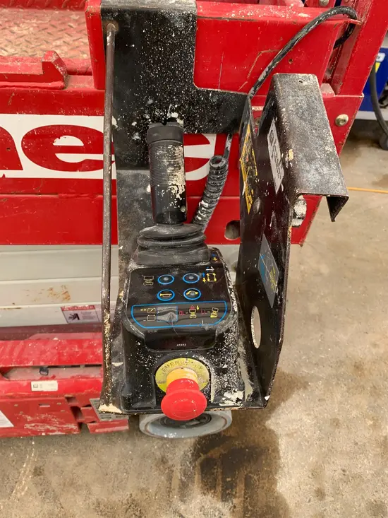 2019 MEC MICRO 26 Scissor Lift