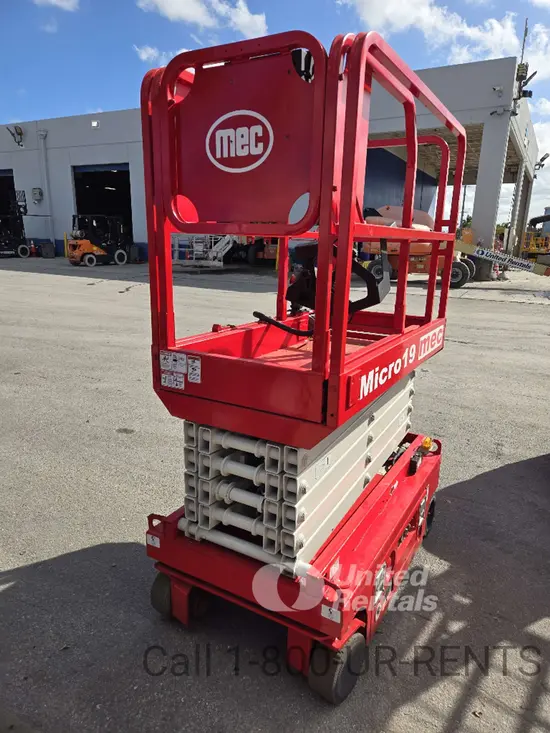 2017 MEC MICRO 19 Scissor Lift
