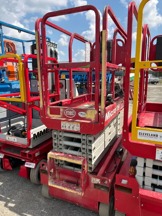 2018 MEC MICRO 19 Scissor Lift