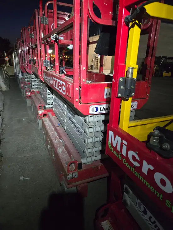 2019 MEC MICRO 19 Scissor Lift