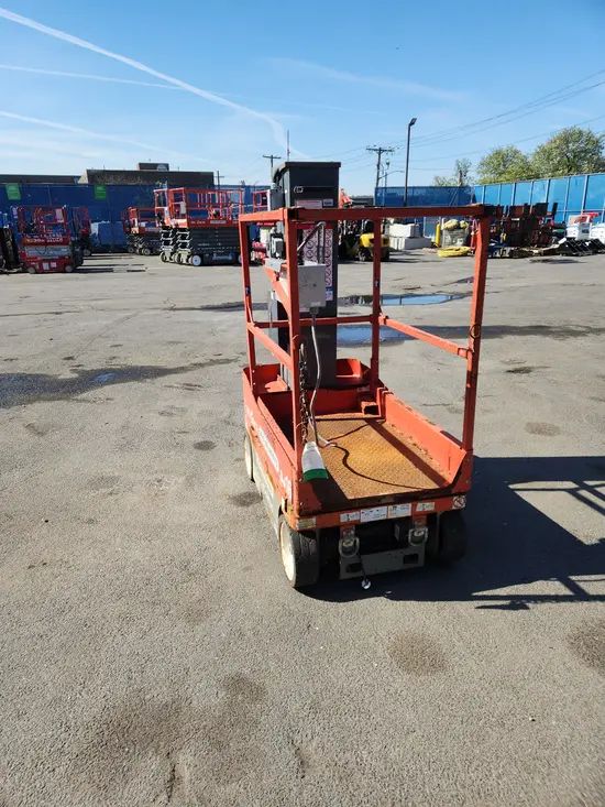 2018 Skyjack SJ16 Self-Propelled One-Person Lift