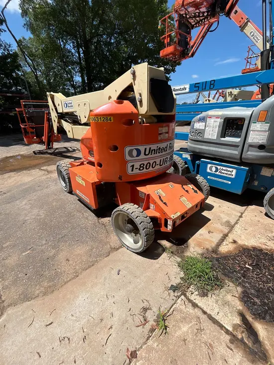 2017 JLG E400AJPN Articulating Boom Lift