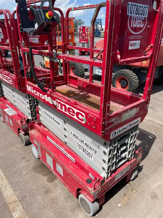 2018 MEC MICRO 19 Scissor Lift