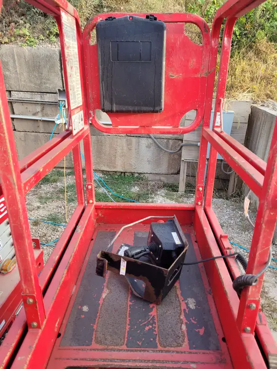 2017 MEC 1330SE Scissor Lift