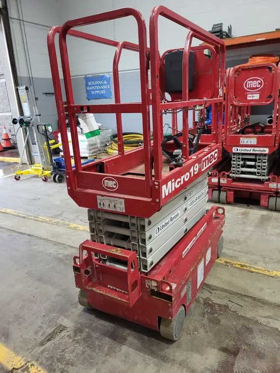 2018 MEC MICRO 19 Scissor Lift