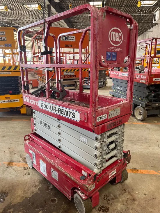 2018 MEC MICRO 19 Scissor Lift