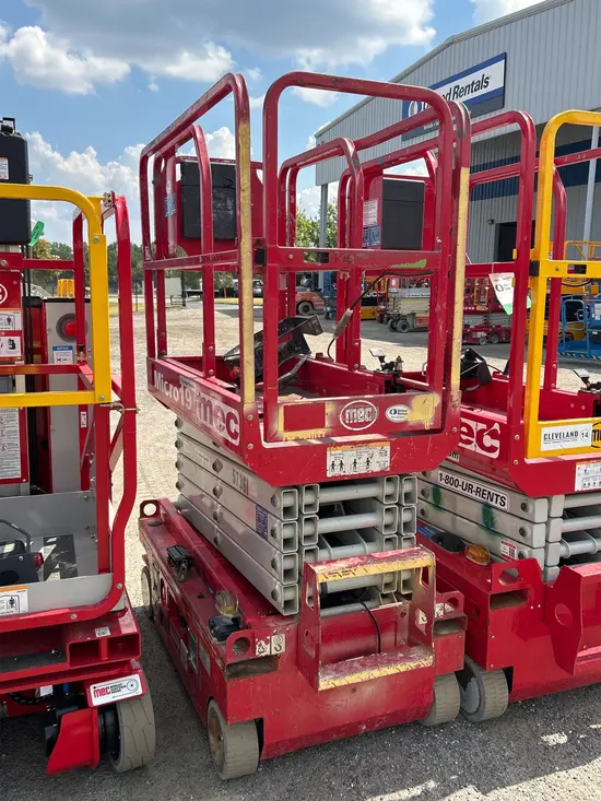 2018 MEC MICRO 19 Scissor Lift