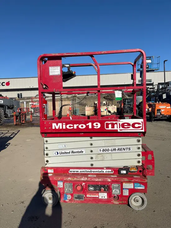 2018 MEC MICRO 19 Scissor Lift