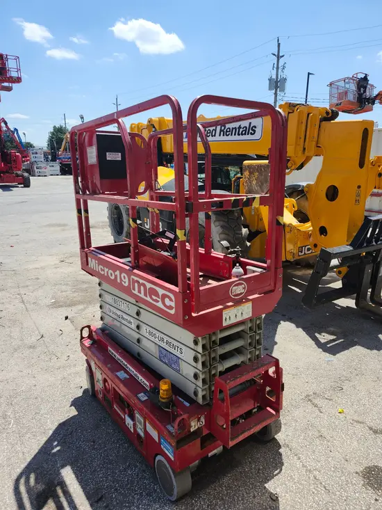 2018 MEC MICRO 19 Scissor Lift
