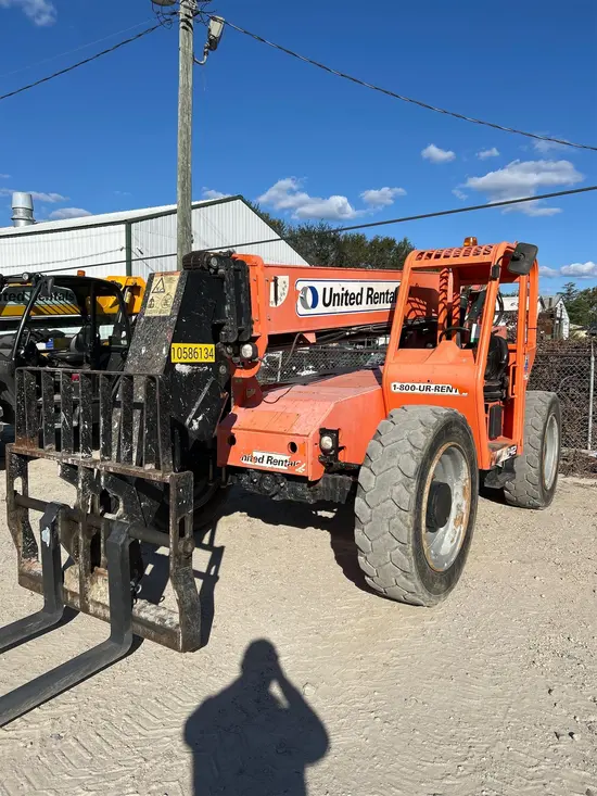 2017 SKYTRAK 6042 Forklift