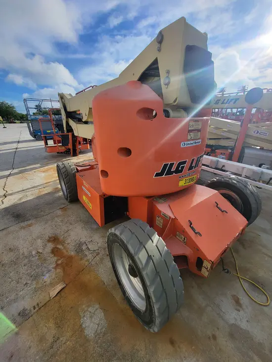 2016 JLG E450AJ Articulating Boom Lift