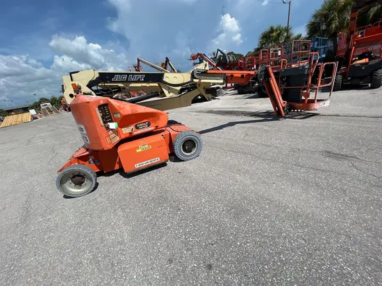 2017 JLG E400AJPN Articulating Boom Lift