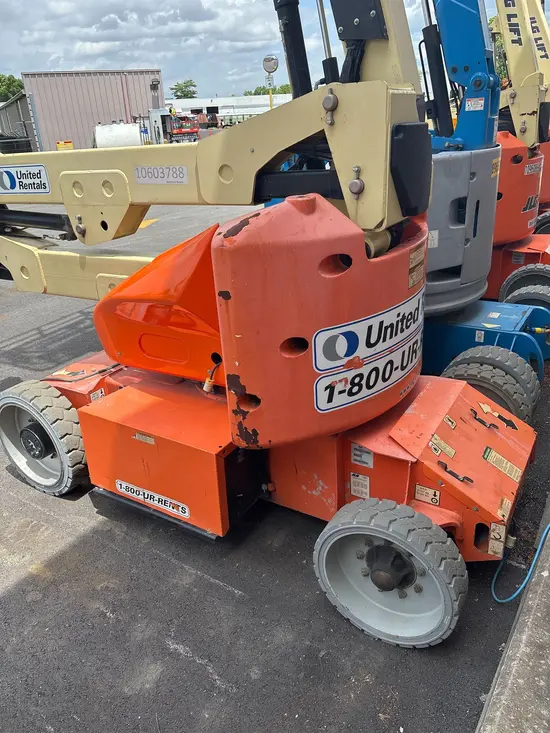 2017 JLG E400AN Articulating Boom Lift