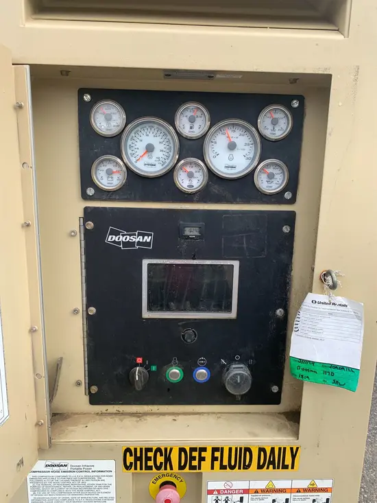 2019 Doosan XHP1170WCU-T4F Air Compressor