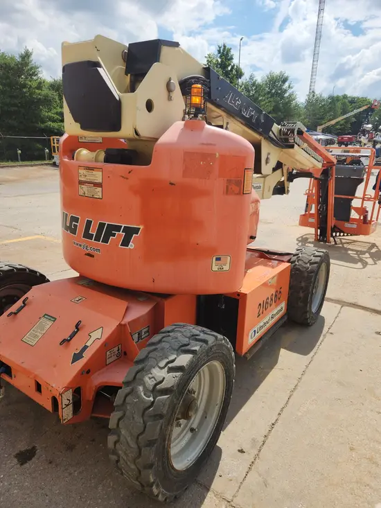 2016 JLG E450AJ Articulating Boom Lift