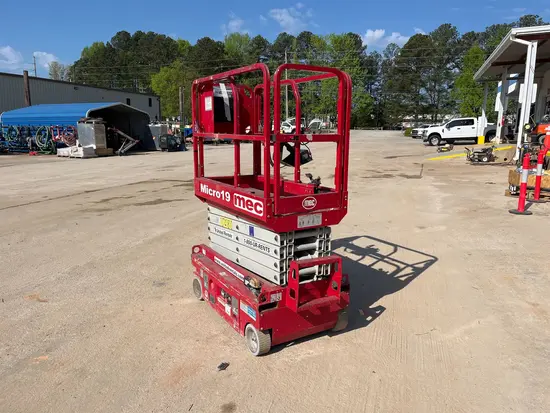 2018 MEC MICRO 19 Scissor Lift
