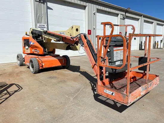 2016 JLG E450AJ Articulating Boom Lift
