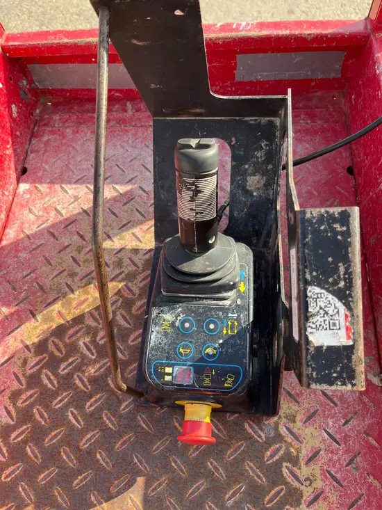 2018 MEC MICRO 19 Scissor Lift