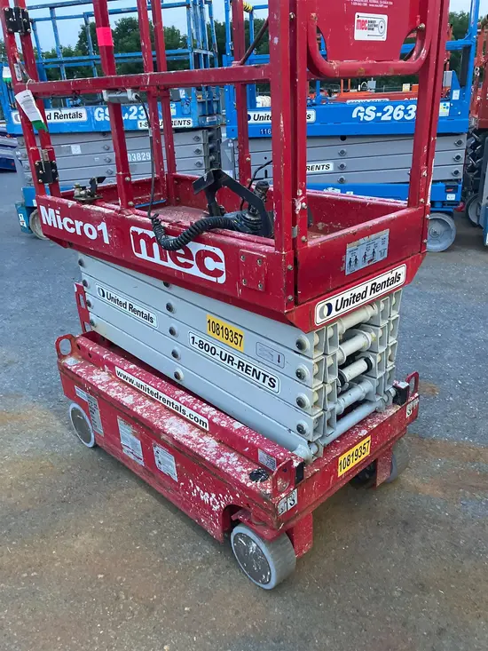 2018 MEC MICRO 19 Scissor Lift