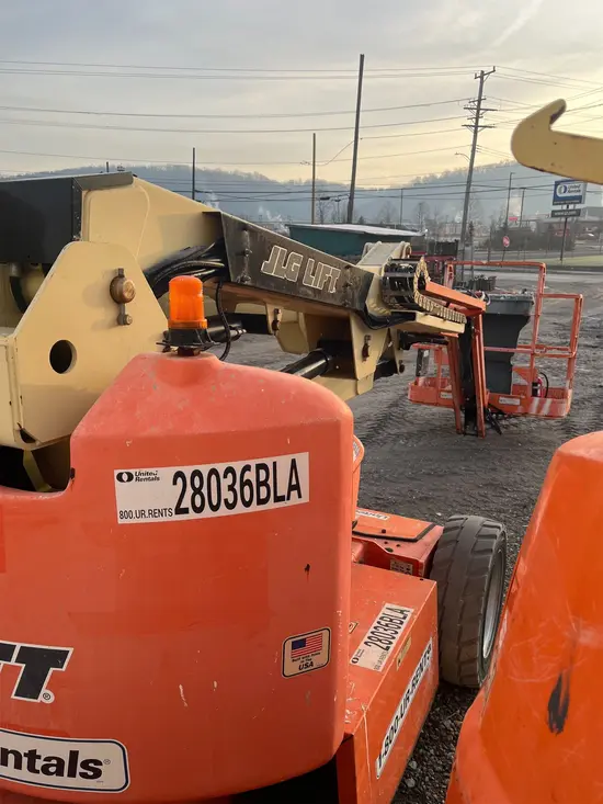 2016 JLG E450AJ Articulating Boom Lift