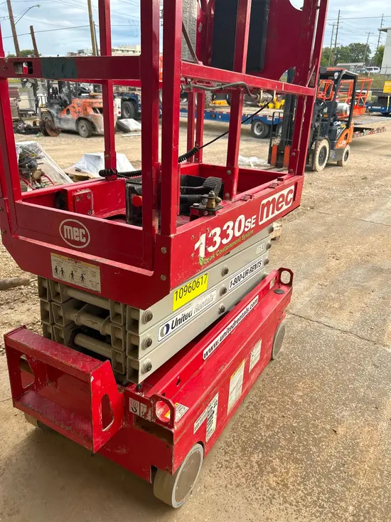 2019 MEC 1330SE Scissor Lift