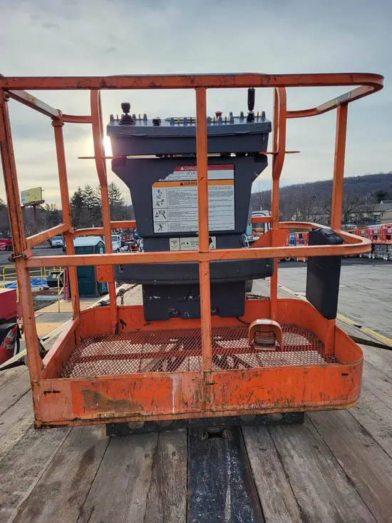2014 JLG E400AJPN Articulating Boom Lift