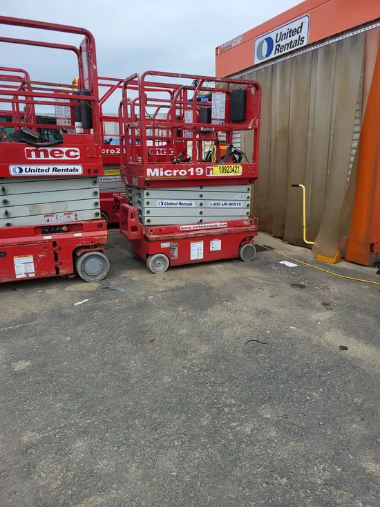 2019 MEC MICRO 19 Scissor Lift