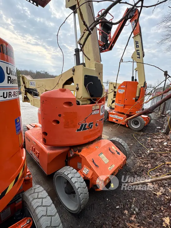 2012 JLG E400AJPN Articulating Boom Lift
