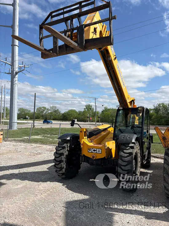2017 SKYTRAK 8042 Forklift