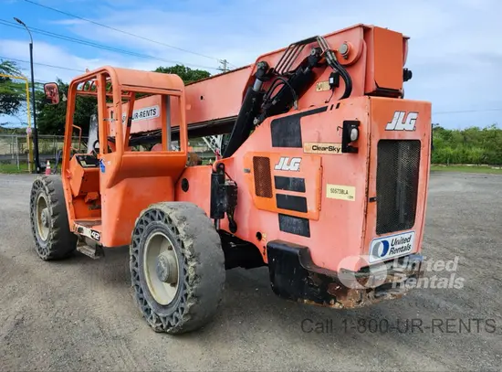 2017 SKYTRAK 8042 Forklift