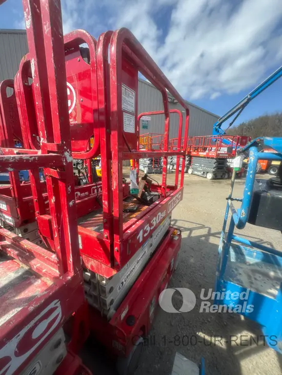 2017 MEC 1330SE Scissor Lift