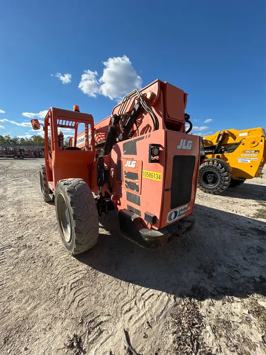 2017 SKYTRAK 6042 Forklift